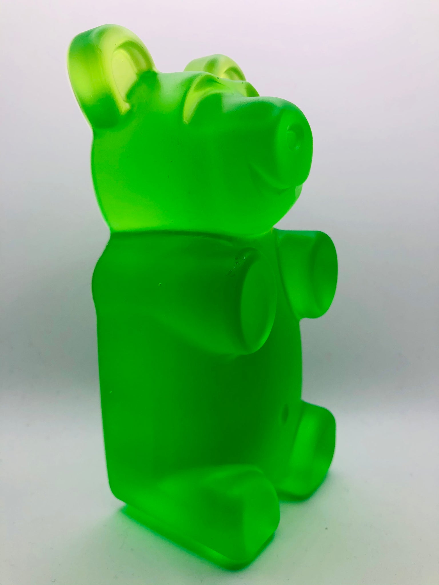 APR121879 - GUMMYLAMP GREEN GUMMY BEAR LAMP - Previews World